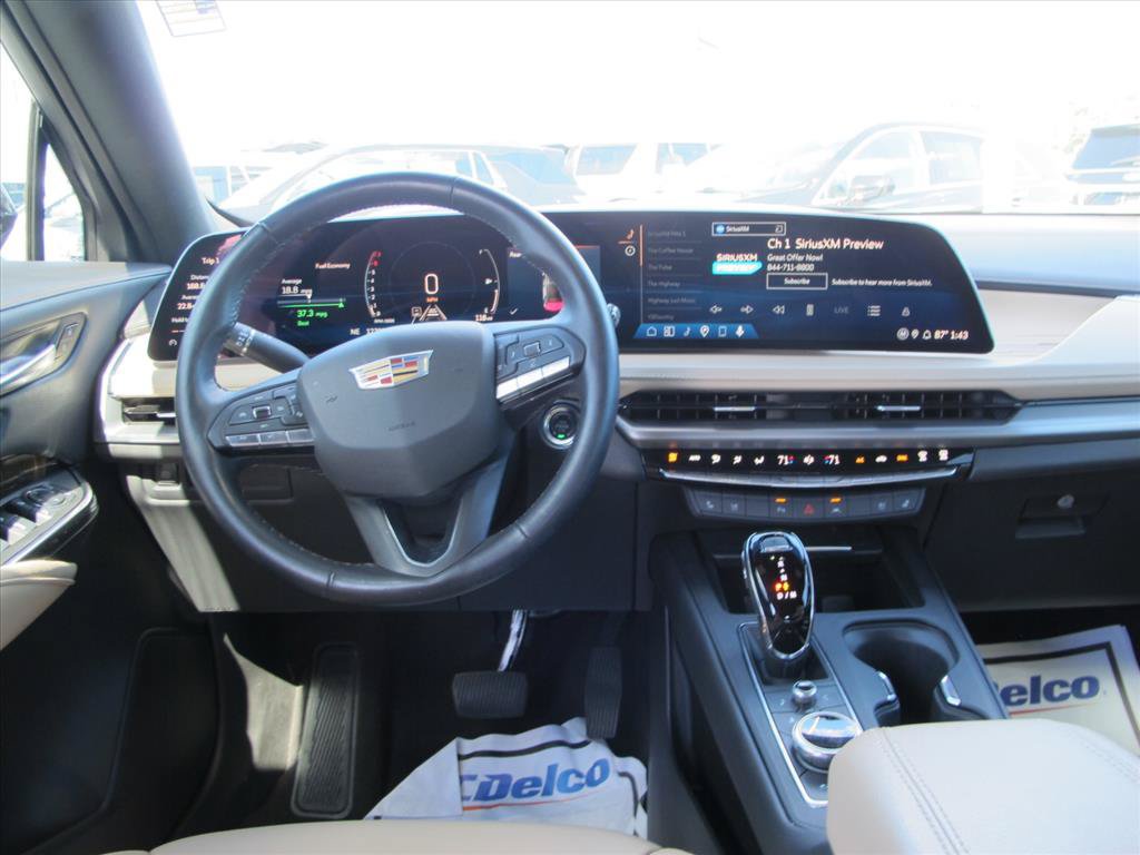Used 2024 Cadillac XT4 Premium Luxury w/ Technology Package FWD image 21
