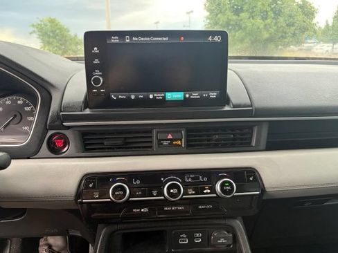Used 2024 Honda Pilot EX-L image 32