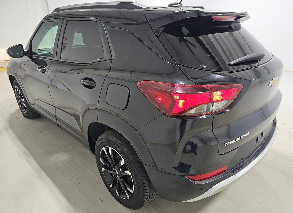 Used 2021 Chevrolet TrailBlazer LT w/ Convenience Package FWD image 4