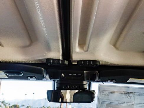 New 2025 Jeep Gladiator Sport image 17