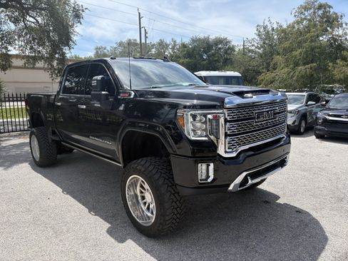 Used 2021 GMC Sierra 2500 Denali w/ Denali Ultimate Package AWD/4WD image 1