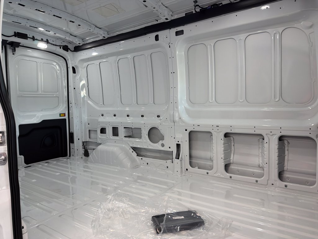 New 2027 Ford Transit 250 148 Medium Roof RWD image 8