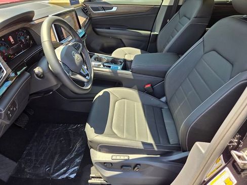 New 2025 Volkswagen Atlas SEL image 6