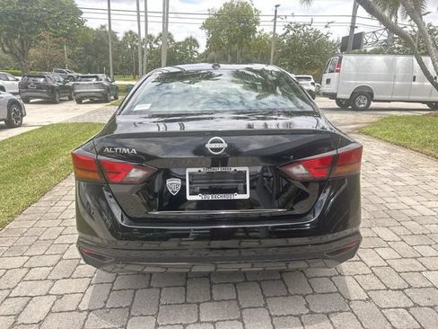 Used 2025 Nissan Altima 2.5 S FWD image 37