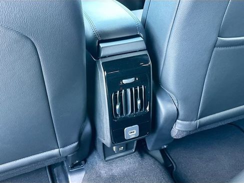 New 2026 Jeep Compass Latitude image 17