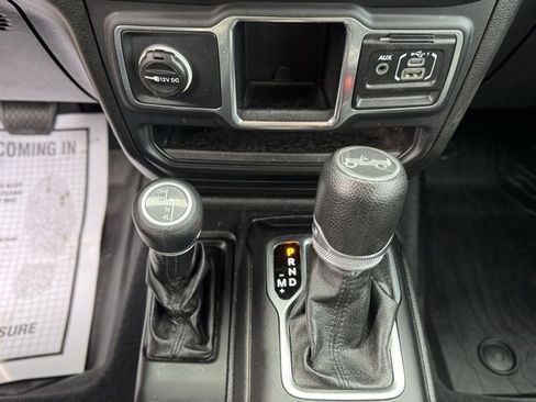 Used 2019 Jeep Wrangler Unlimited Sport image 17