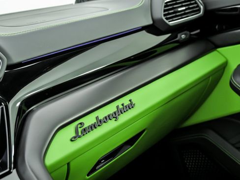 Used 2023 Lamborghini Urus S image 40