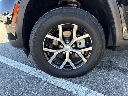 Used 2025 Jeep Grand Cherokee Limited w/ Trailer Tow Package image 34