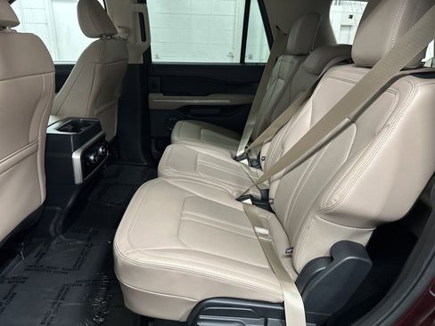 Used 2024 Ford Expedition Limited image 21