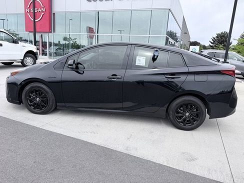 Used 2022 Toyota Prius AWD image 2