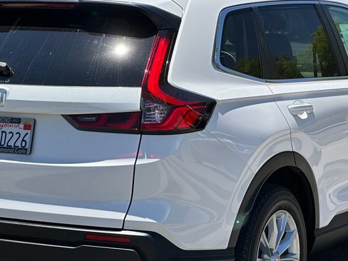 Used 2025 Honda CR-V EX-L image 8