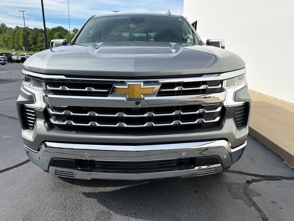 Used 2023 Chevrolet Silverado 1500 LTZ AWD/4WD image 18