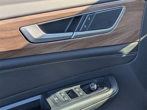 New 2026 Volkswagen Atlas SE image 11