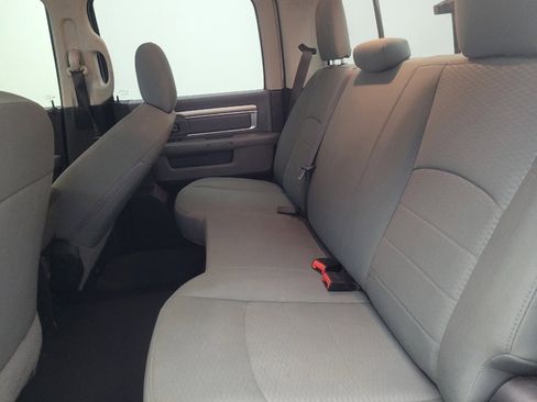 Used 2019 RAM 1500 Classic SLT RWD image 18