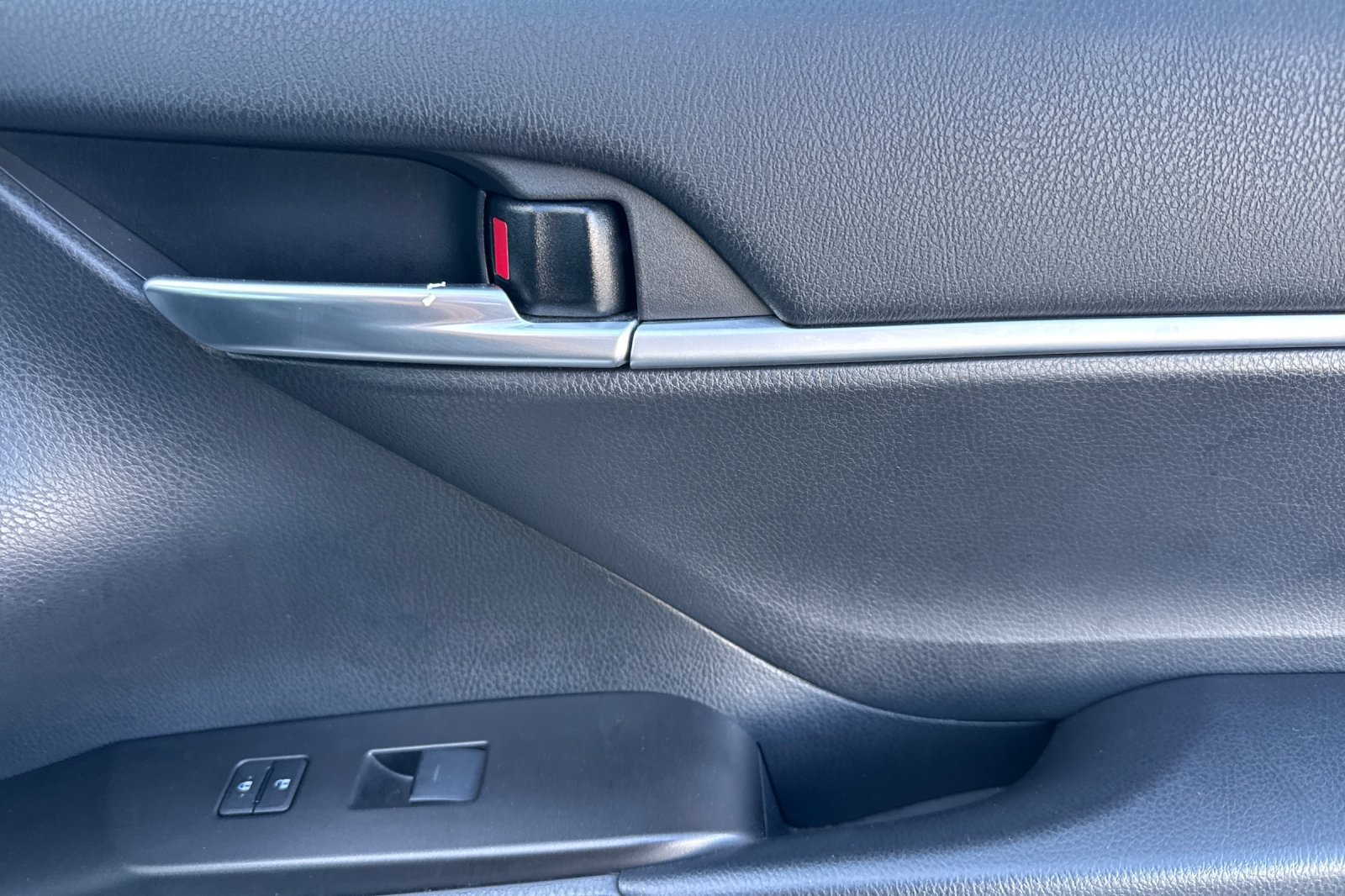 Used 2023 Toyota Camry SE w/ Audio Upgrade Package FWD image 17