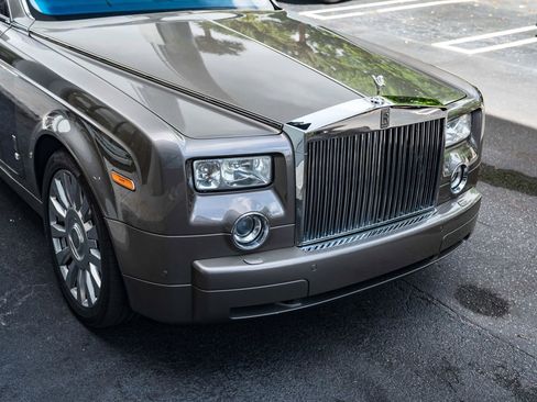 Used 2004 Rolls-Royce Phantom Sedan RWD image 4