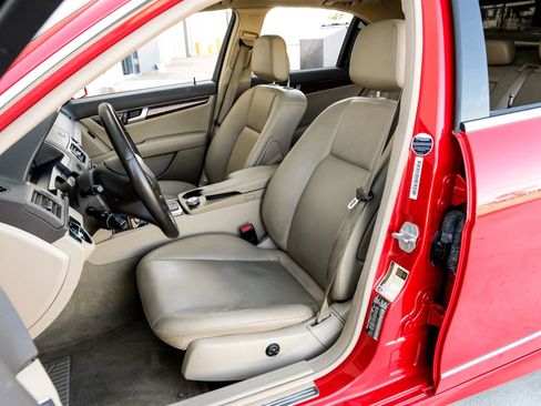 Used 2011 Mercedes-Benz C 300 Sedan w/ Premium 1 Pkg image 33