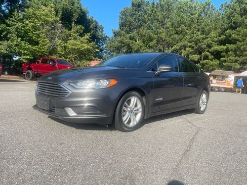 Used 2018 Ford Fusion S FWD image 2