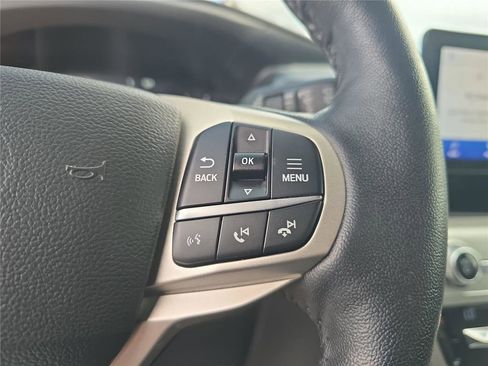 Used 2021 Ford Explorer XLT w/ Equipment Group 202A RWD image 29