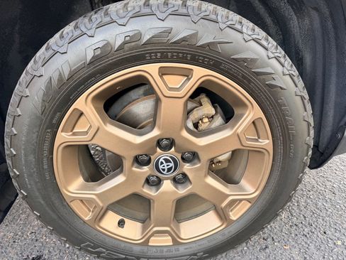 Used 2024 Toyota RAV4 AWD Hybrid image 39