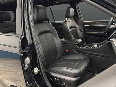 Certified 2024 Jeep Grand Cherokee Limited w/ Luxury Tech Group II AWD/4WD image 24