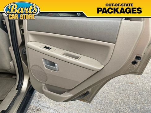 Used 2006 Jeep Grand Cherokee Laredo w/ Trailer Tow Group AWD/4WD image 9