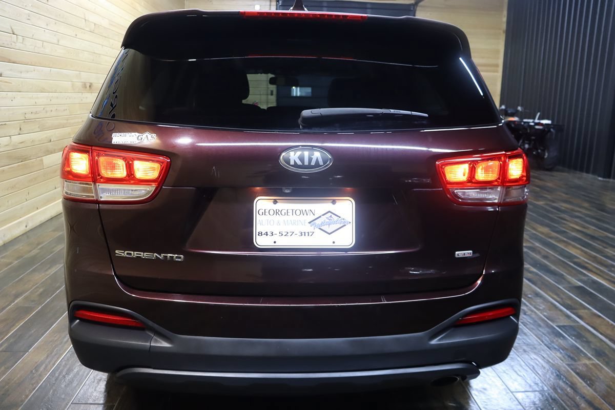 Used 2016 Kia Sorento FWD image 4