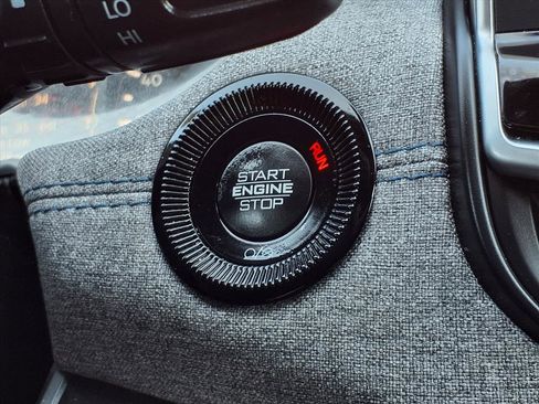 Used 2024 Jeep Compass Latitude image 10