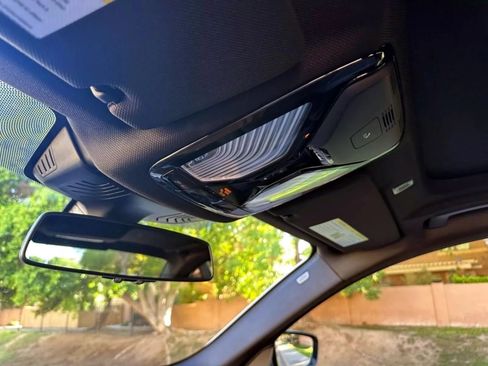 Used 2019 BMW M550i xDrive image 23