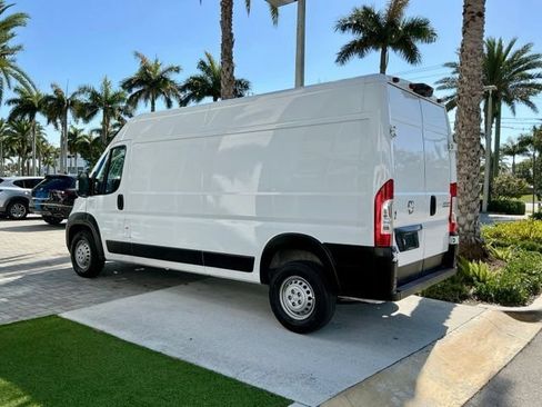 Used 2025 RAM ProMaster 2500 w/ Convenience Group FWD image 5