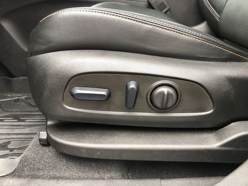 Used 2023 Chevrolet Equinox Premier image 21