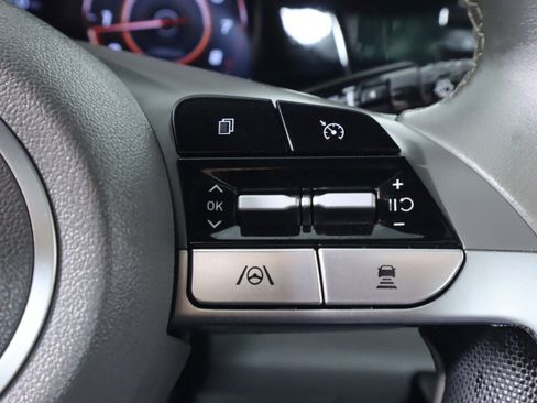 Used 2022 Hyundai Elantra SEL w/ Convenience + Premium Package FWD image 13