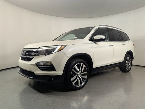 Used 2018 Honda Pilot Elite image 3