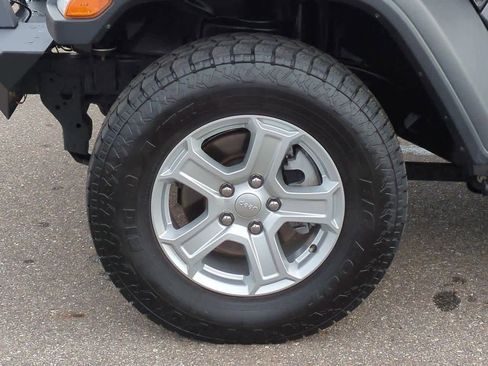 Used 2018 Jeep Wrangler Unlimited Sport S image 13