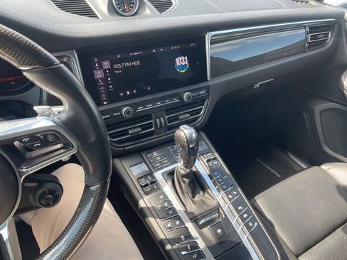 Used 2020 Porsche Macan Turbo image 11