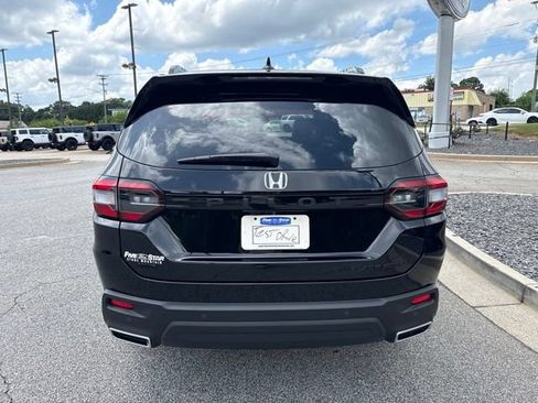 Used 2025 Honda Pilot Black Edition image 7
