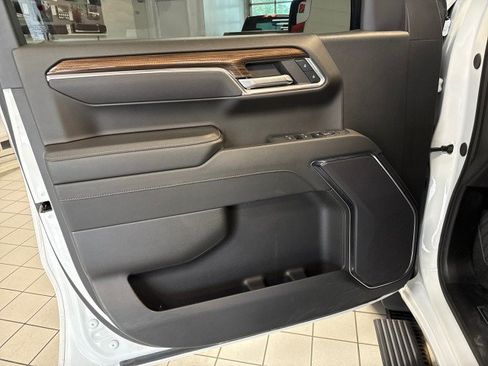 Used 2024 Chevrolet Silverado 1500 LT AWD/4WD image 14