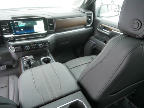 Used 2026 Chevrolet Silverado 1500 High Country w/ Technology Package image 11