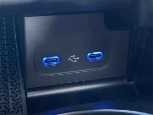 Used 2025 Mercedes-Benz C 36 AMG S image 35