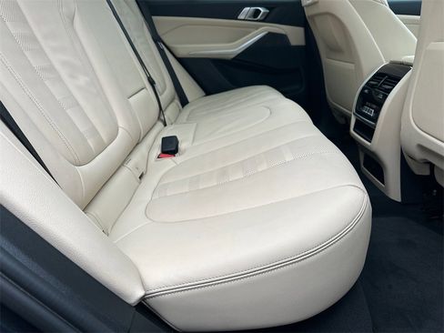 Used 2022 BMW X5 sDrive40i w/ Parking Assistance Package image 16