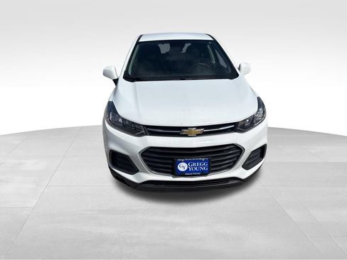 Used 2021 Chevrolet Trax LS w/ Tint and Cruise Package AWD/4WD image 8