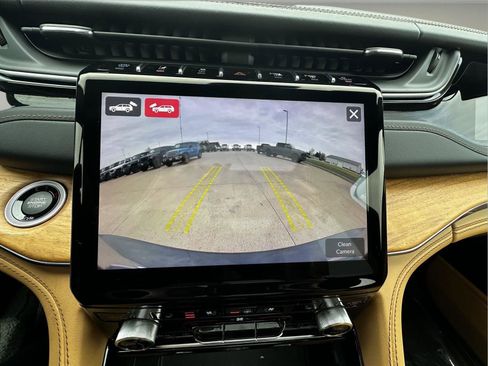 Used 2023 Jeep Grand Cherokee Summit image 36