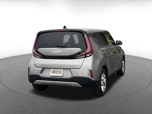Used 2025 Kia Soul LX w/ LX Technology Package FWD image 15