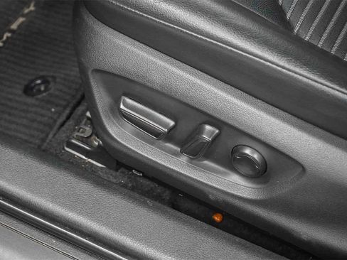 Used 2018 Toyota Camry SE image 22