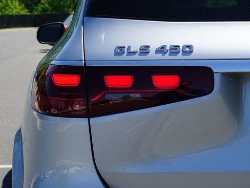 New 2026 Mercedes-Benz GLS 450 4MATIC image 15