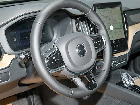 New 2026 Volvo XC60 B5 Ultra w/ Climate Package AWD/4WD image 13