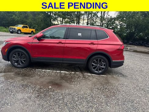 Used 2023 Volkswagen Tiguan SE AWD/4WD image 14