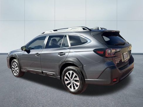 Used 2023 Subaru Outback Premium AWD/4WD image 5