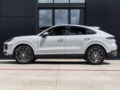 Certified 2026 Porsche Cayenne Coupe image 2