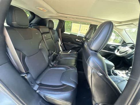 Used 2015 Jeep Cherokee Trailhawk w/ Comfort/Convenience Group AWD/4WD image 25